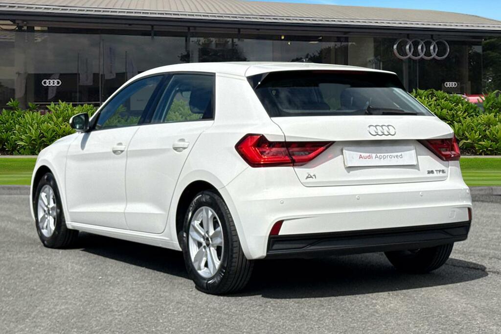 Audi A1 25 Tfsi Technik White #2
