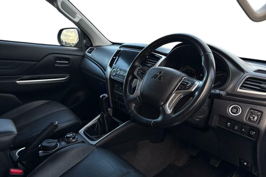 Mitsubishi L200 2.3 Barbarian X #13
