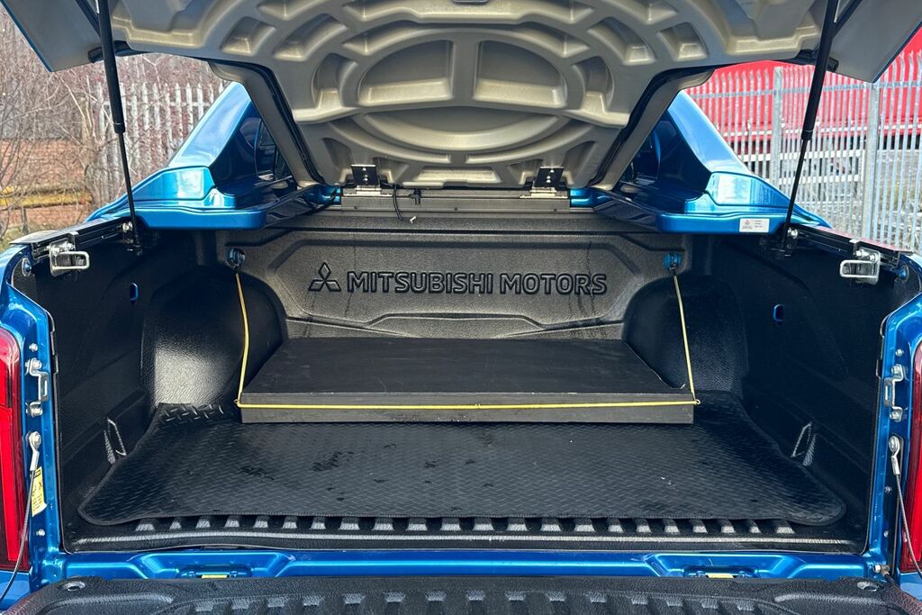 Mitsubishi L200 2.2 Di-d Dc Barbarian 4Wd Euro 6 Ss Blue #6