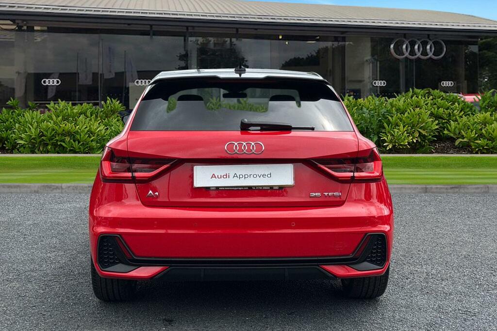 Audi A1 Black Edition 25 Tfsi 95 Ps 5-Speed BP21WGW Red #4