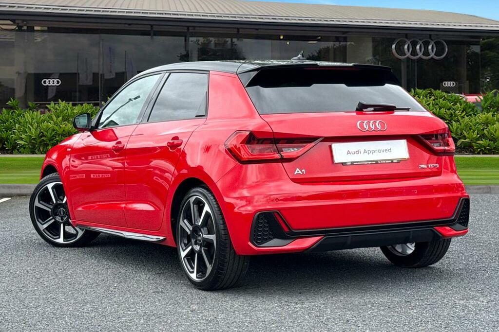 Audi A1 Black Edition 25 Tfsi 95 Ps 5-Speed BP21WGW Red #2