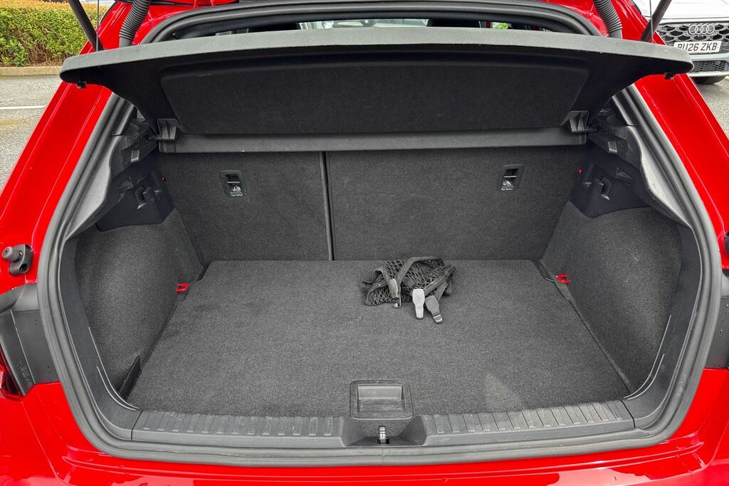 Audi A1 Black Edition 25 Tfsi 95 Ps 5-Speed BP21WGW Red #6