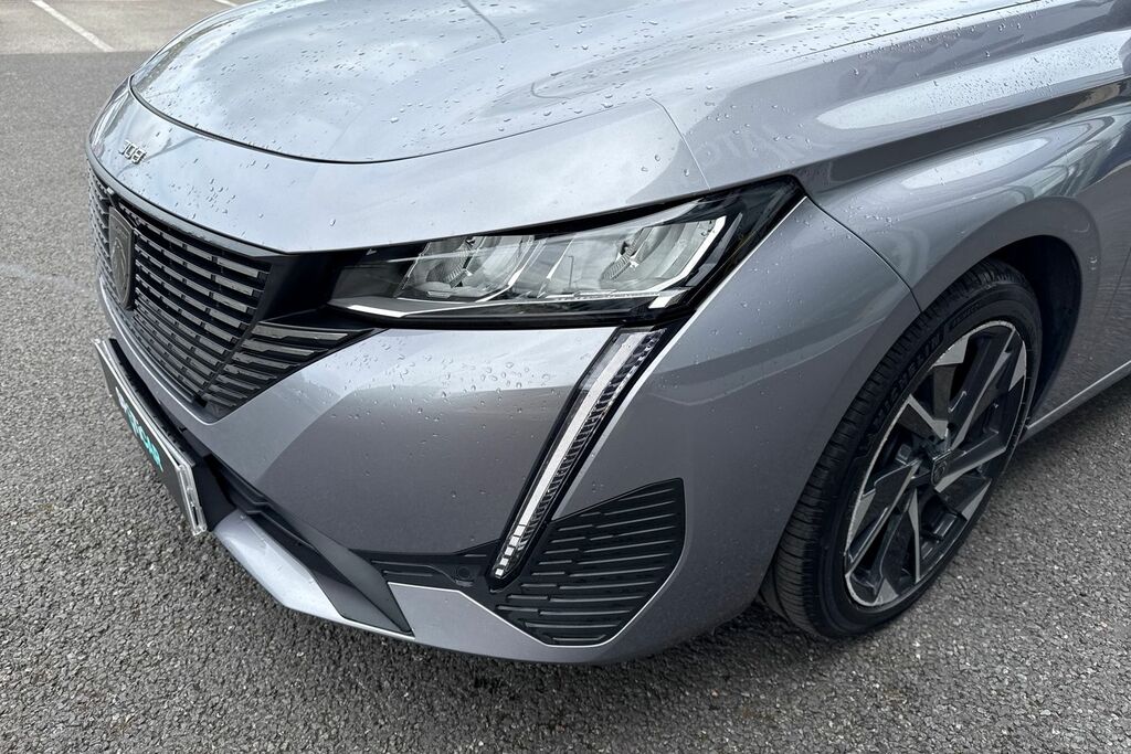 Peugeot 308 1.5 Bluehdi Active Premium Eat8 Red #25