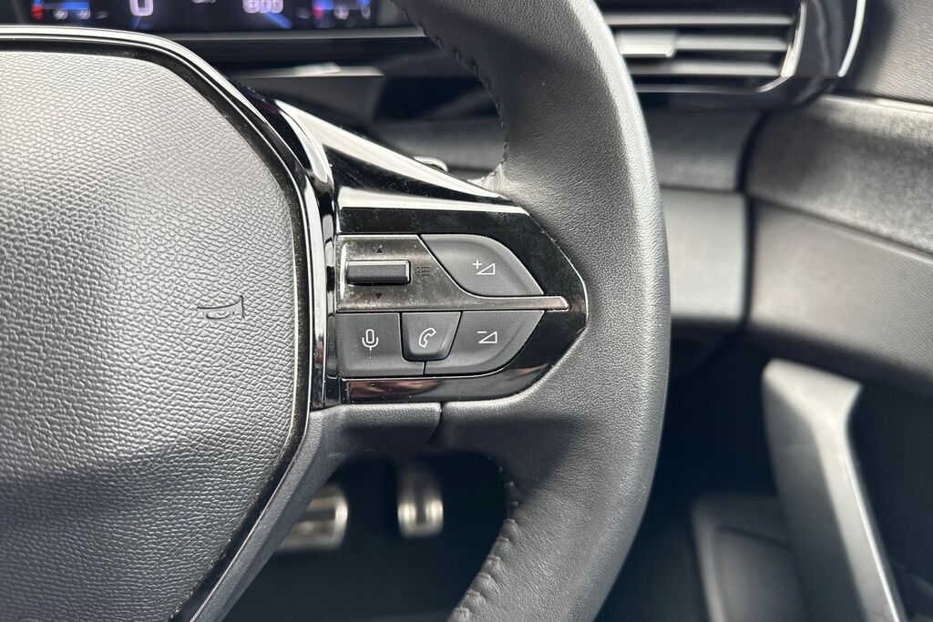 Peugeot 308 1.5 Bluehdi Active Premium Eat8 Red #39