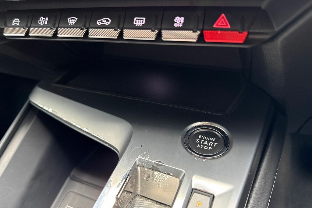 Peugeot 308 1.5 Bluehdi Active Premium Eat8 Red #54