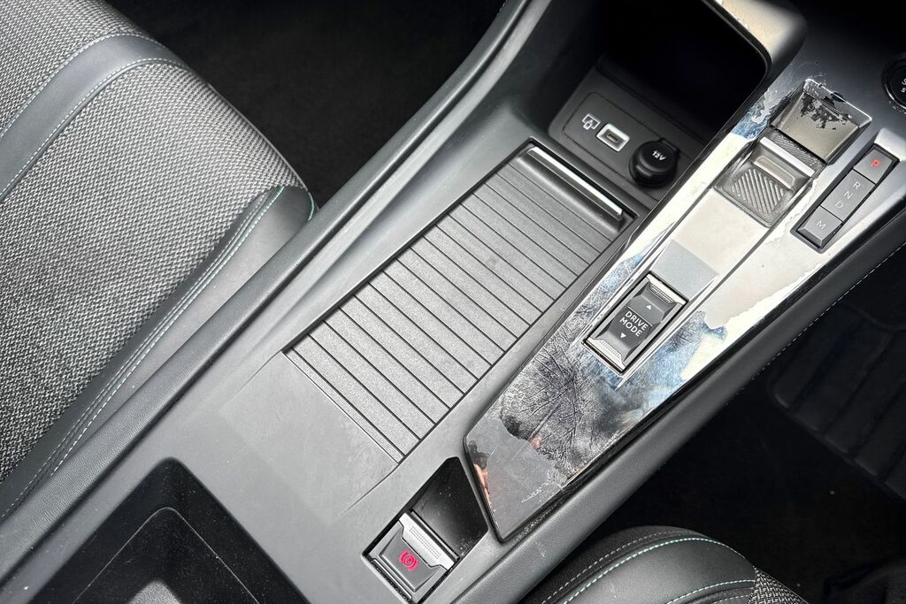 Peugeot 308 1.5 Bluehdi Active Premium Eat8 Red #55