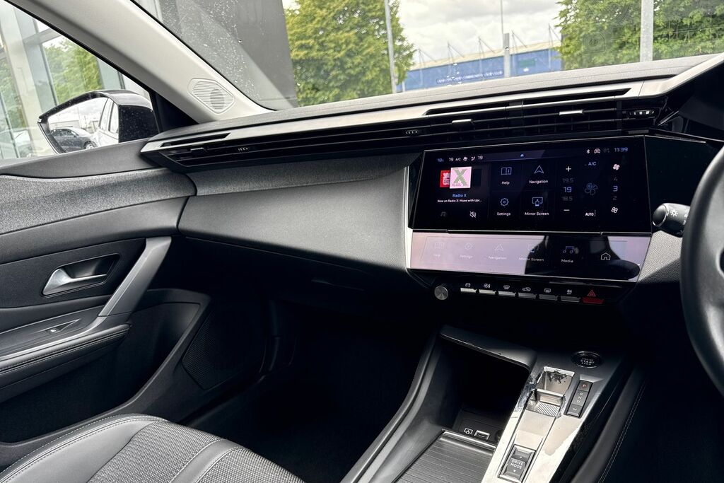 Peugeot 308 1.5 Bluehdi Active Premium Eat8 Red #41