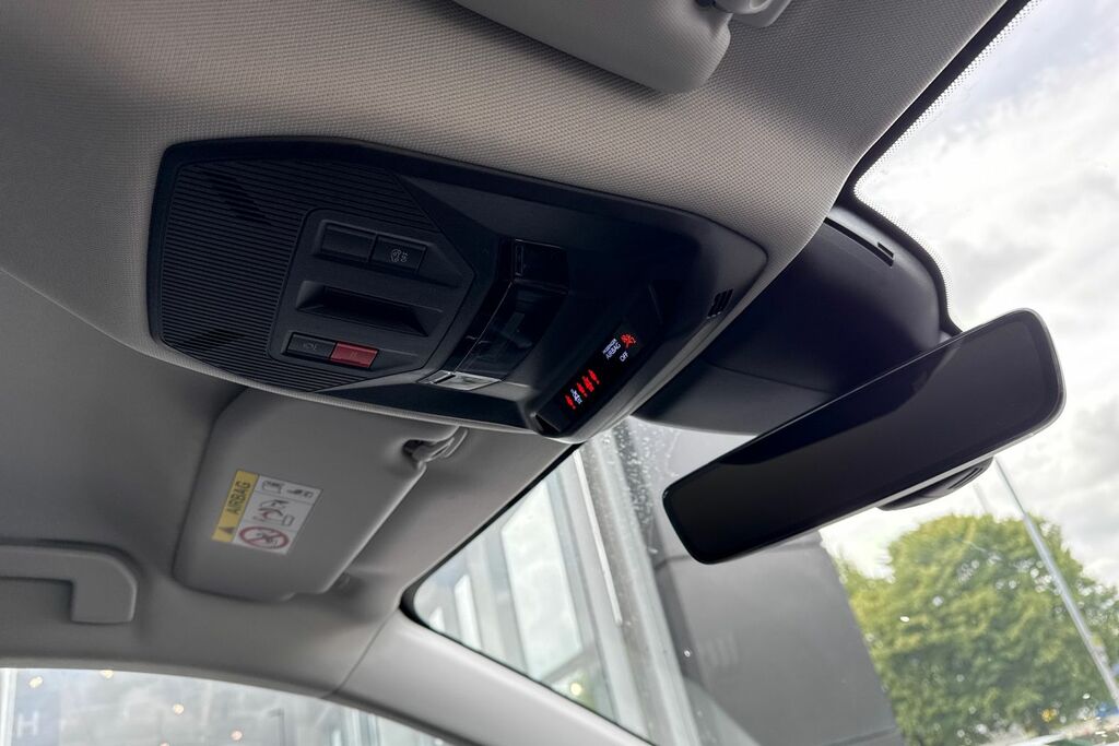 Peugeot 308 1.5 Bluehdi Active Premium Eat8 Red #59
