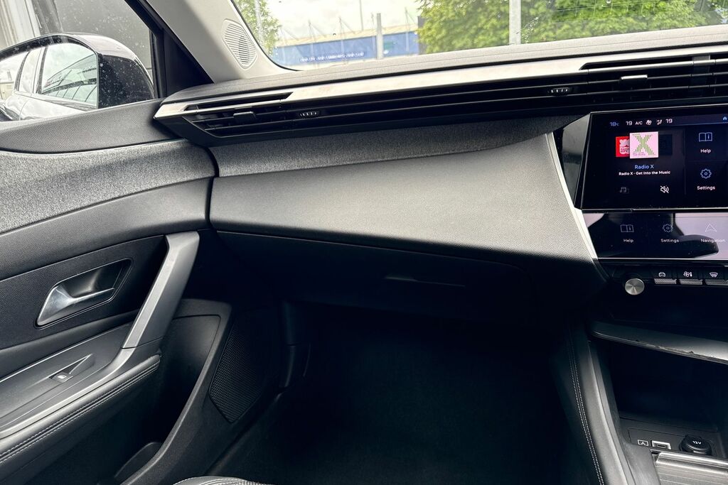 Peugeot 308 1.5 Bluehdi Active Premium Eat8 Red #19