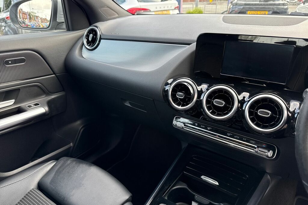 Mercedes-Benz GLA Class Gla 200 Sport 163 Ps Grey #19