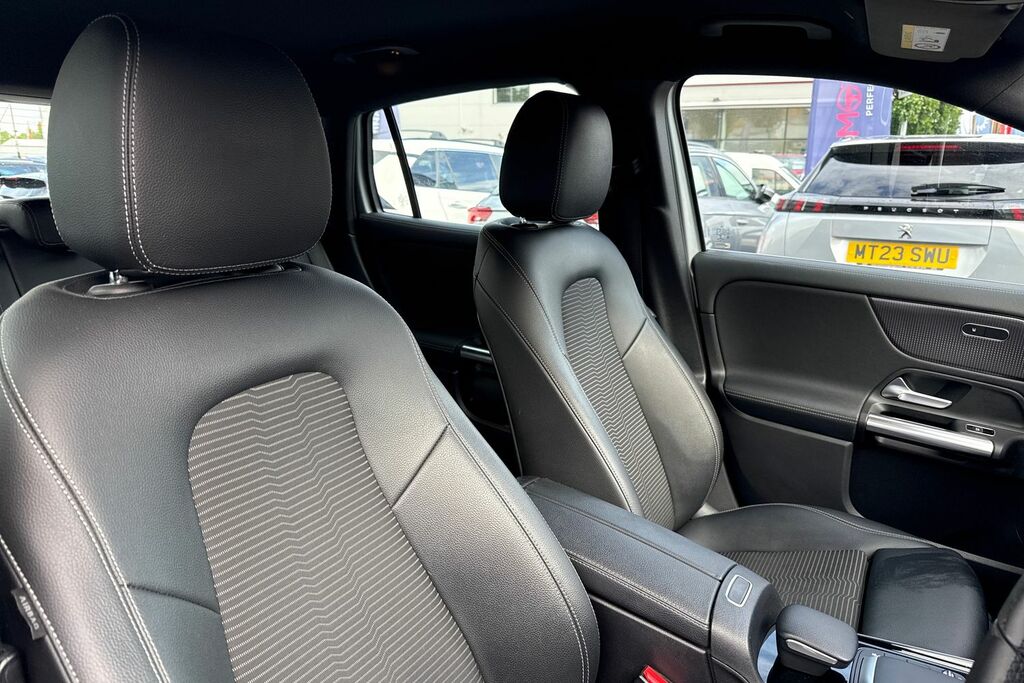 Mercedes-Benz GLA Class Gla 200 Sport 163 Ps Grey #23