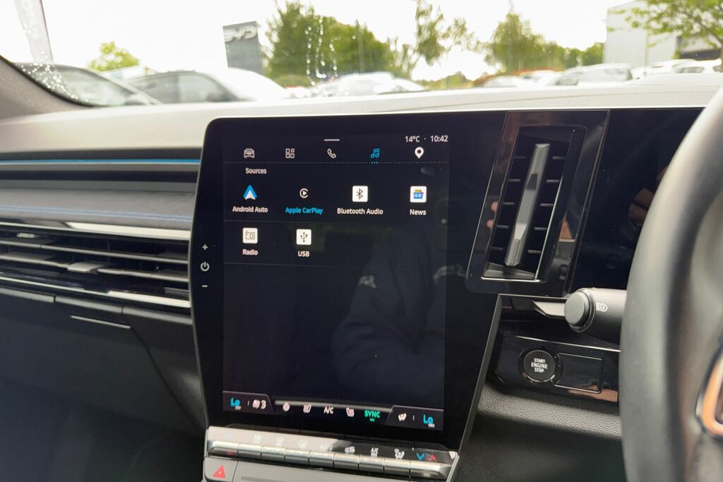 Renault Austral Austral E-tech Fhev Iconic Esprit Alpine White #38