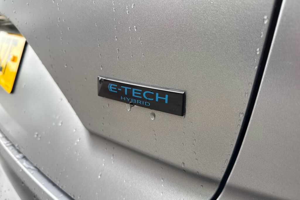 Renault Austral Austral E-tech Fhev Iconic Esprit Alpine White #28
