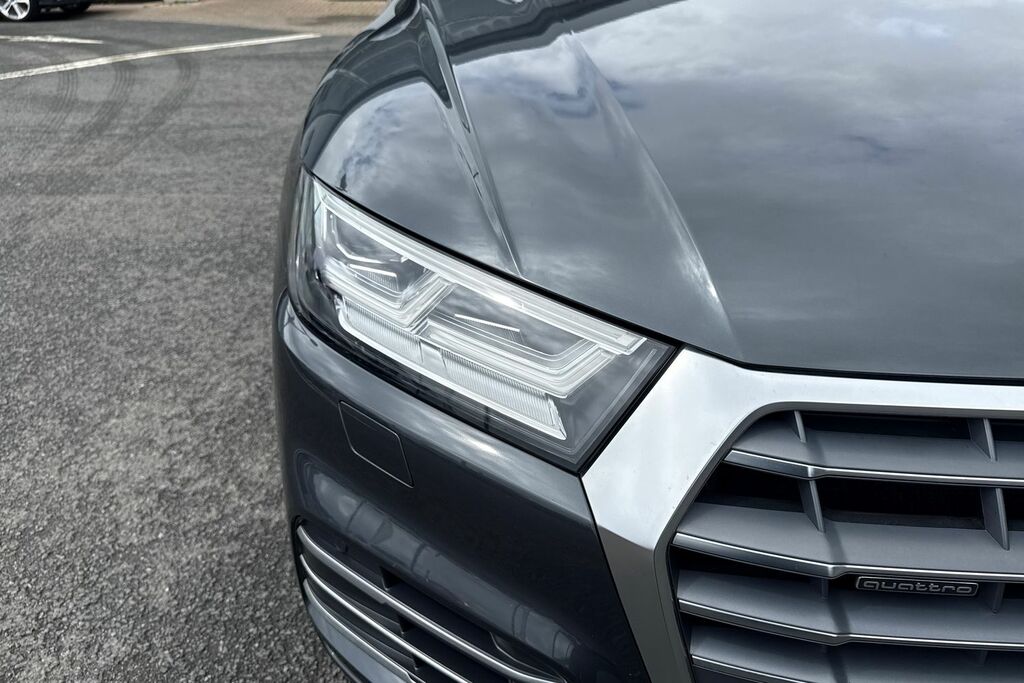 Audi Q5 Black #8