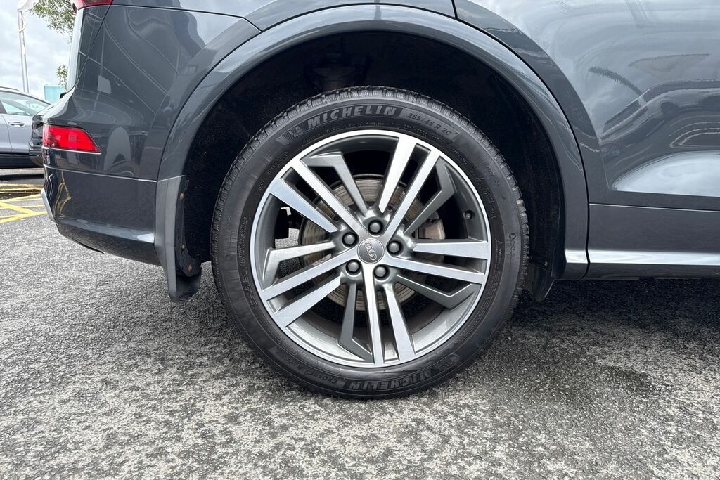 Audi Q5 Black #10