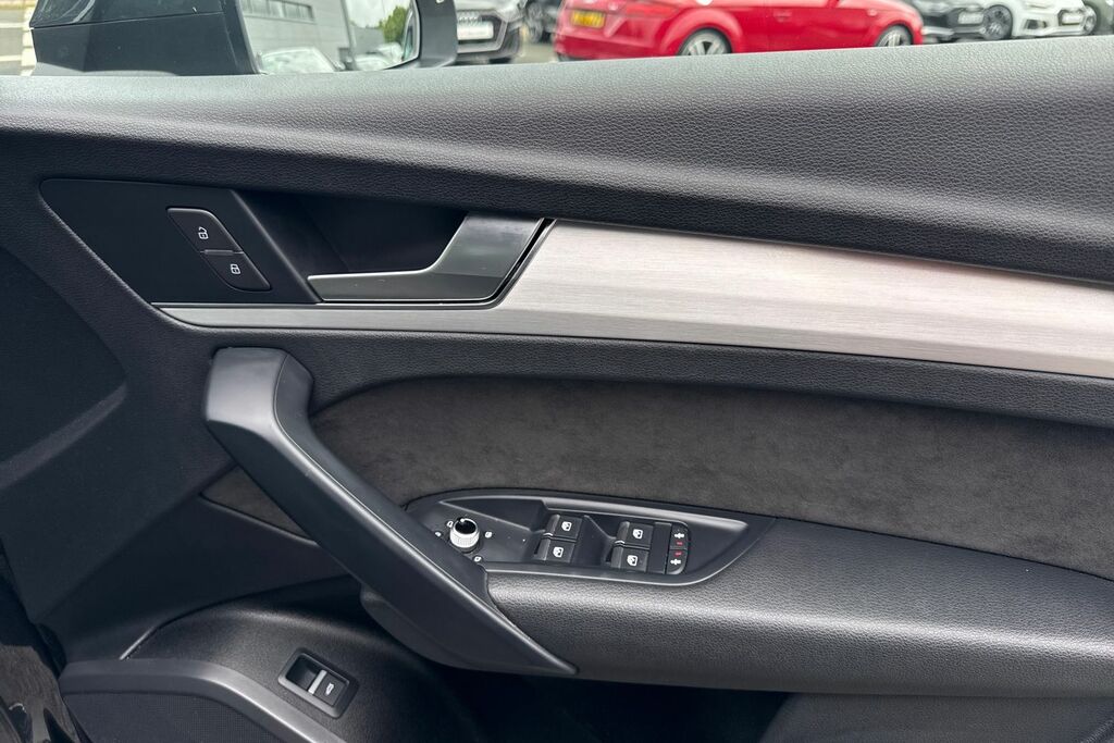 Audi Q5 Black #20