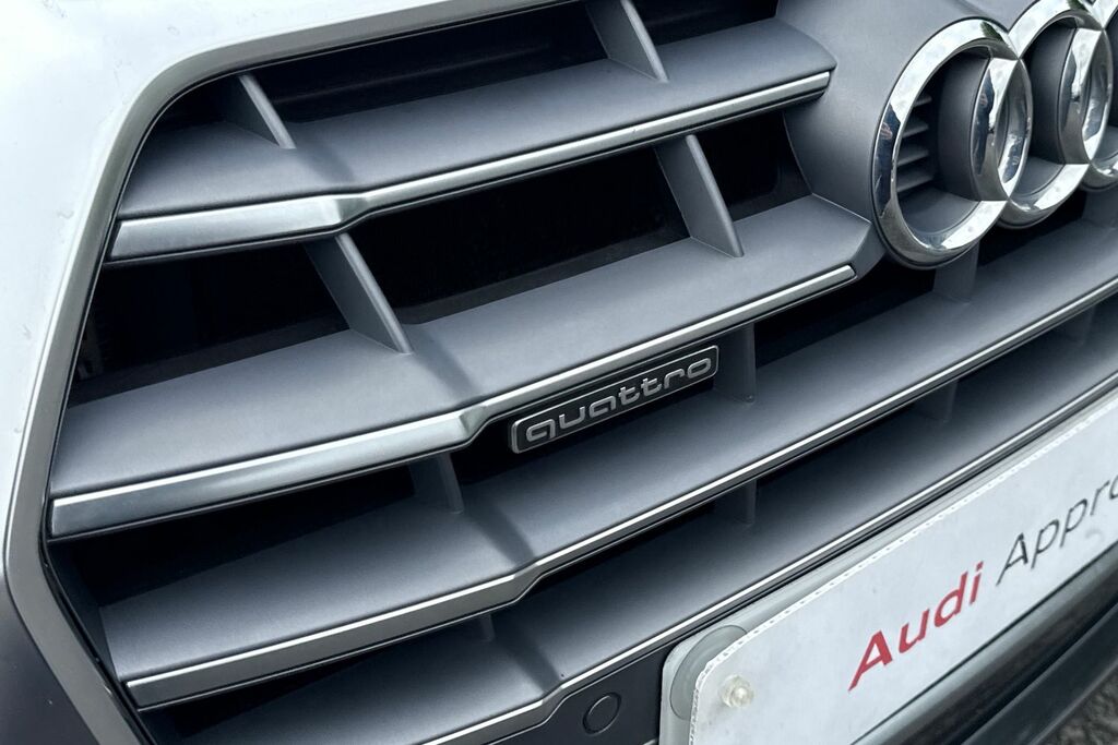 Audi Q5 Black #26