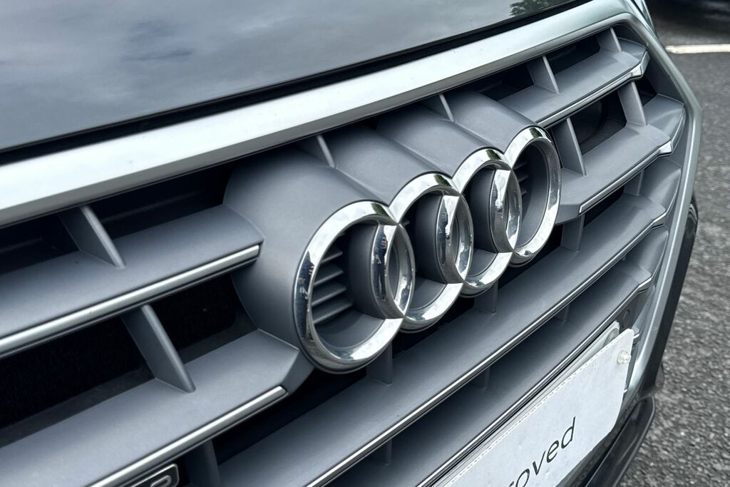 Audi Q5 Black #25