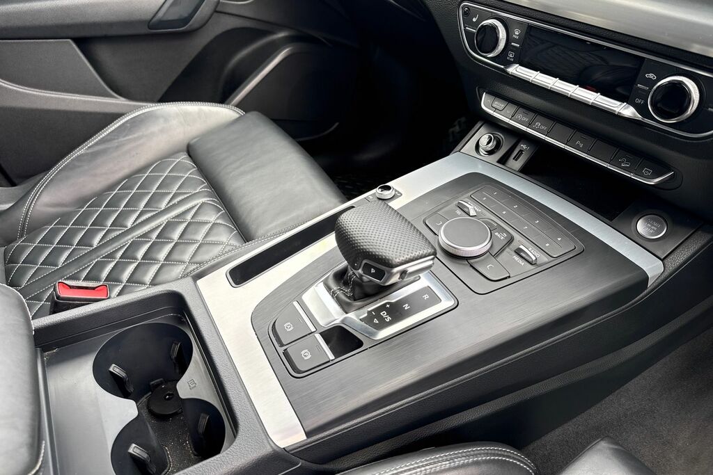 Audi Q5 Black #22