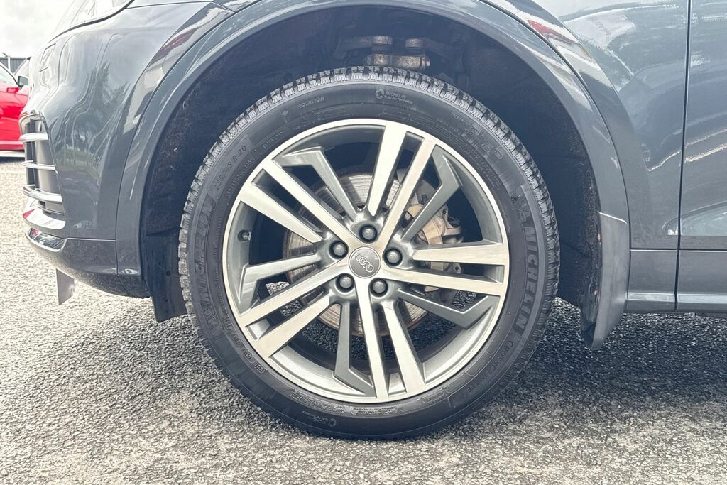 Audi Q5 Black #12
