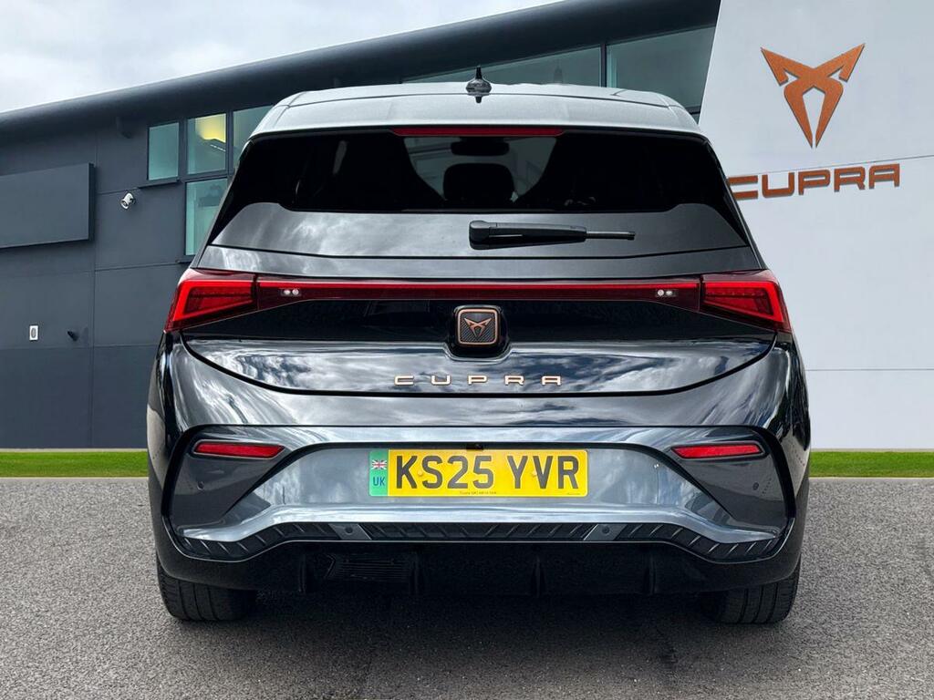 Cupra Born 170Kw E-boost V2 59Kwh Black #4