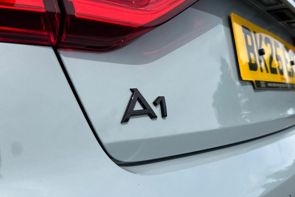 Audi A1 30 Tfsi Sport S Tronic White #31