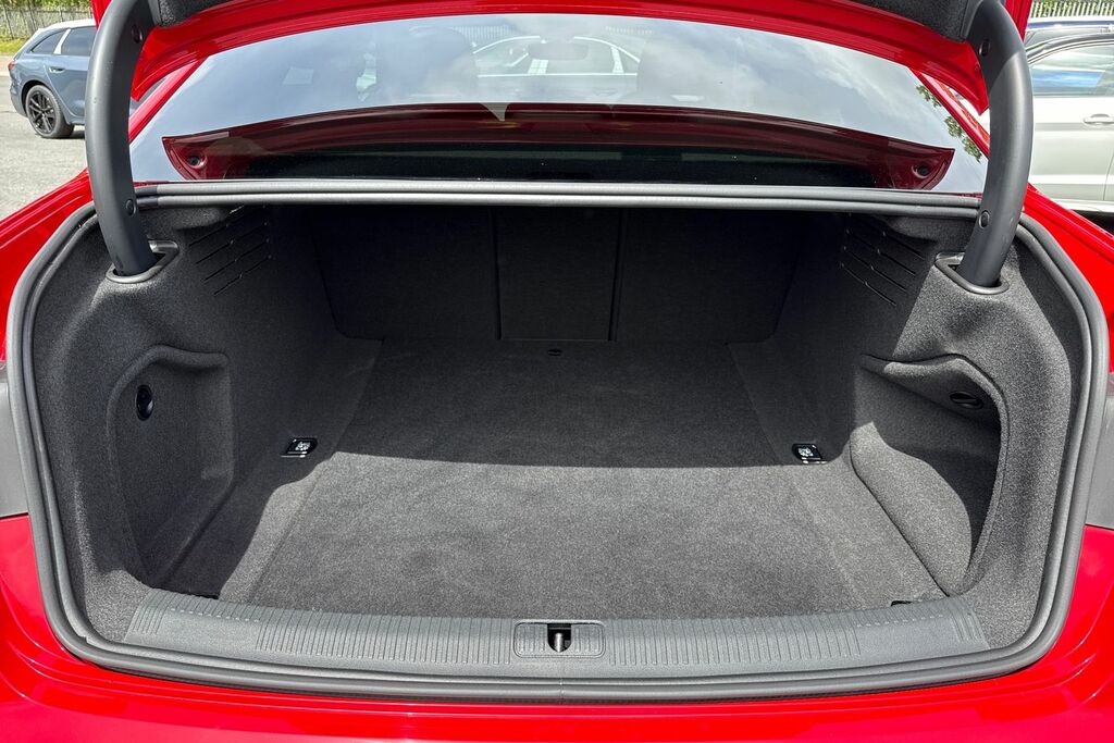 Audi A4 Black Edition 35 Tfsi 150 Ps S Tronic PF24UEO Red #6