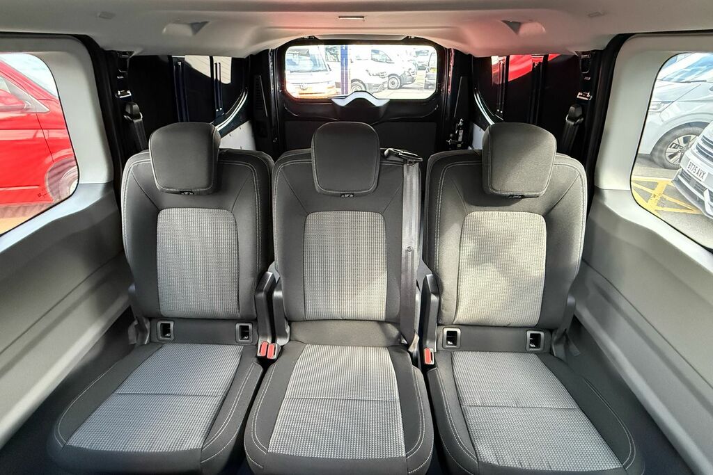 Volkswagen Transporter 2.0 Tdi 150 Commerce Pro Kombi Van Black #6