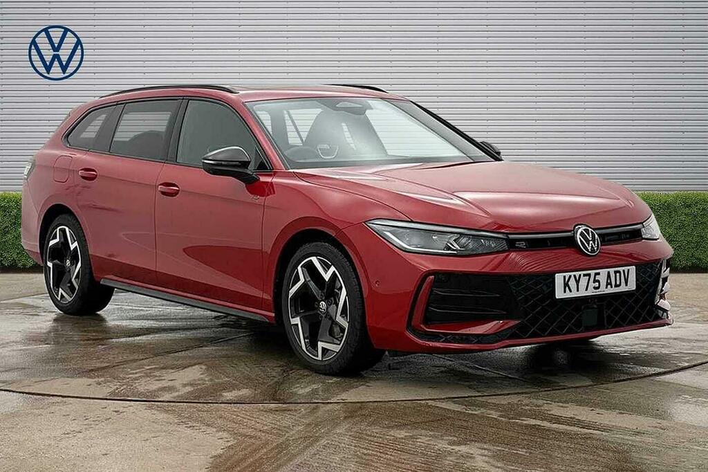 Volkswagen Passat 1.5 Etsi R-line Dsgtow Bar, Leather, Pan Roof Red