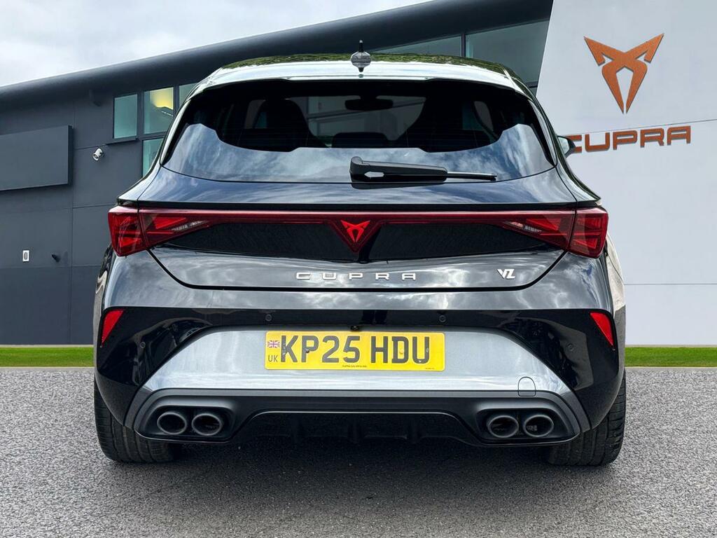 Cupra Leon 2.0 Tsi 300 Vz3 Dsg Panoramic Sunroof Black #4