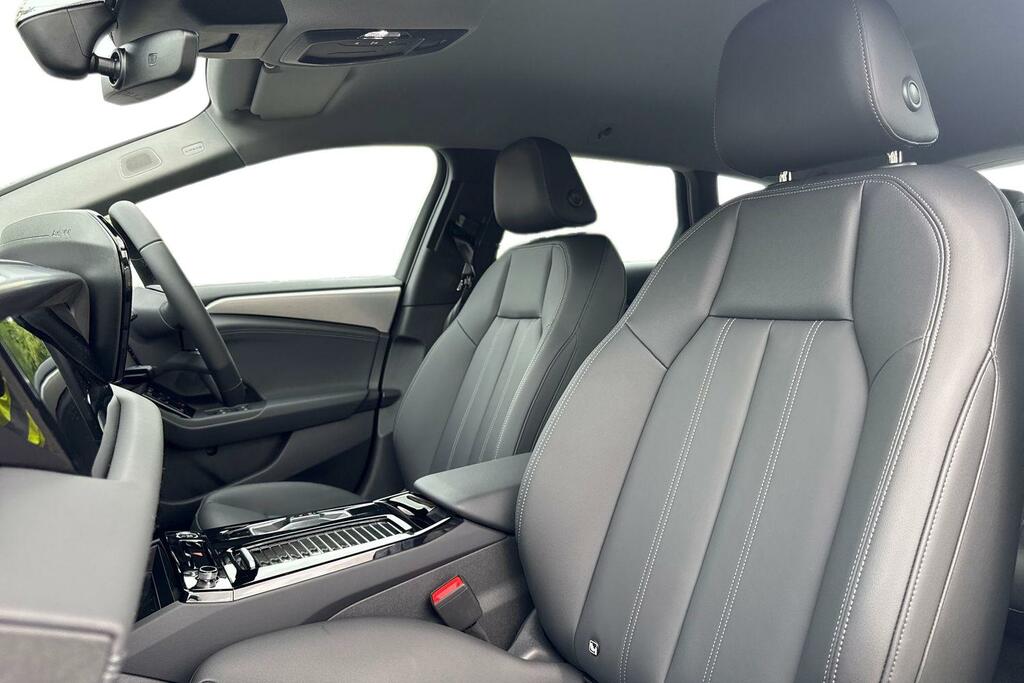 Audi A6 Avant Avant Launch Edition E-tron Performance 270,00 Kw White #10