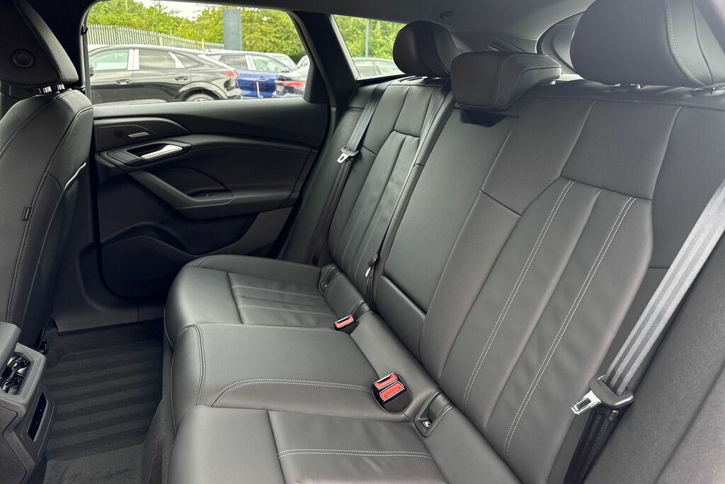 Audi A6 Avant Avant Launch Edition E-tron Performance 270,00 Kw White #13