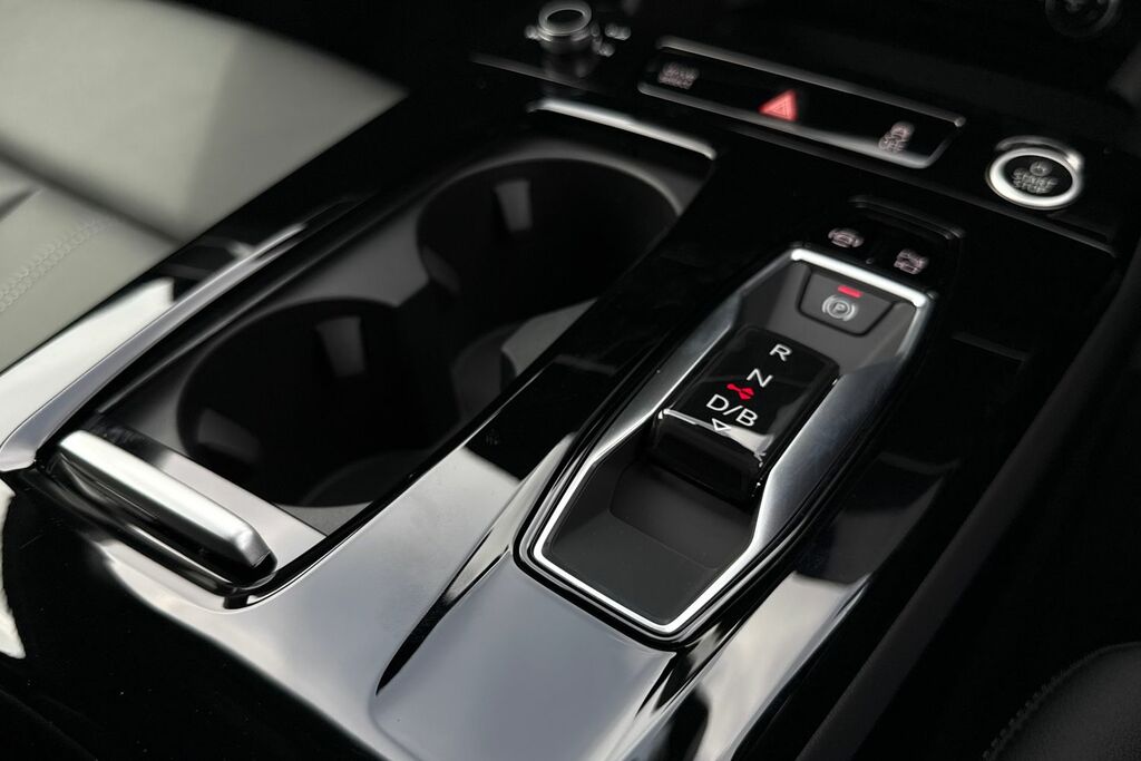 Audi A6 Avant Avant Launch Edition E-tron Performance 270,00 Kw White #48