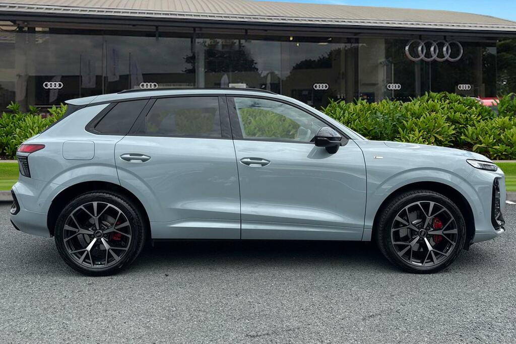 Audi Q3 Suv Edition 1 Tdi 150 Ps S Tronic BT75XML Grey #3