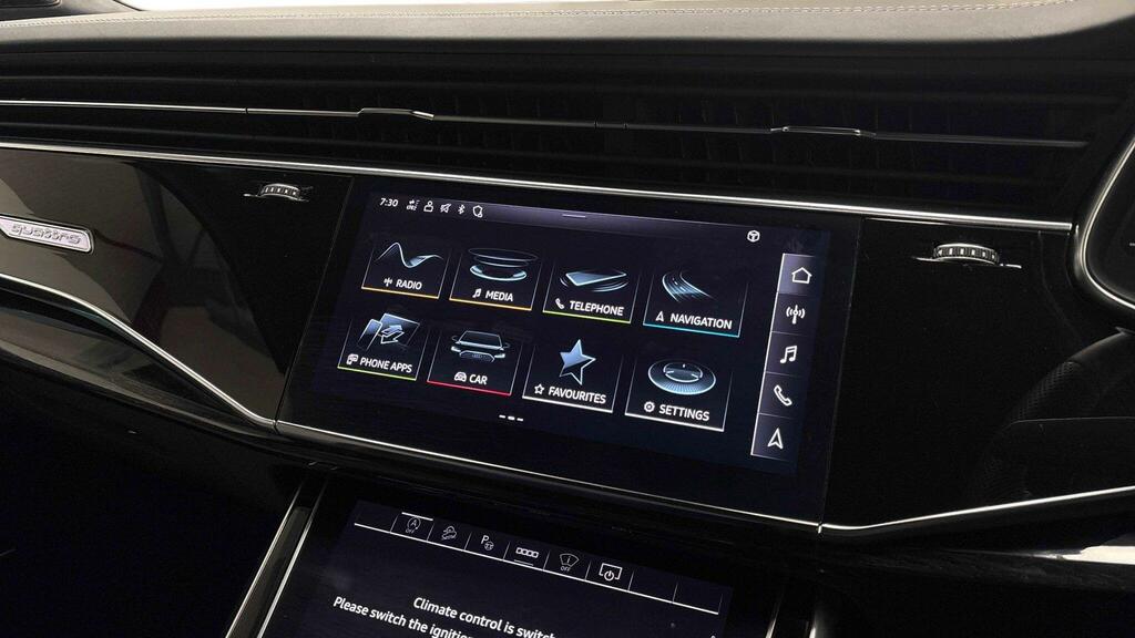 Audi Q7 Black Edition Black #8