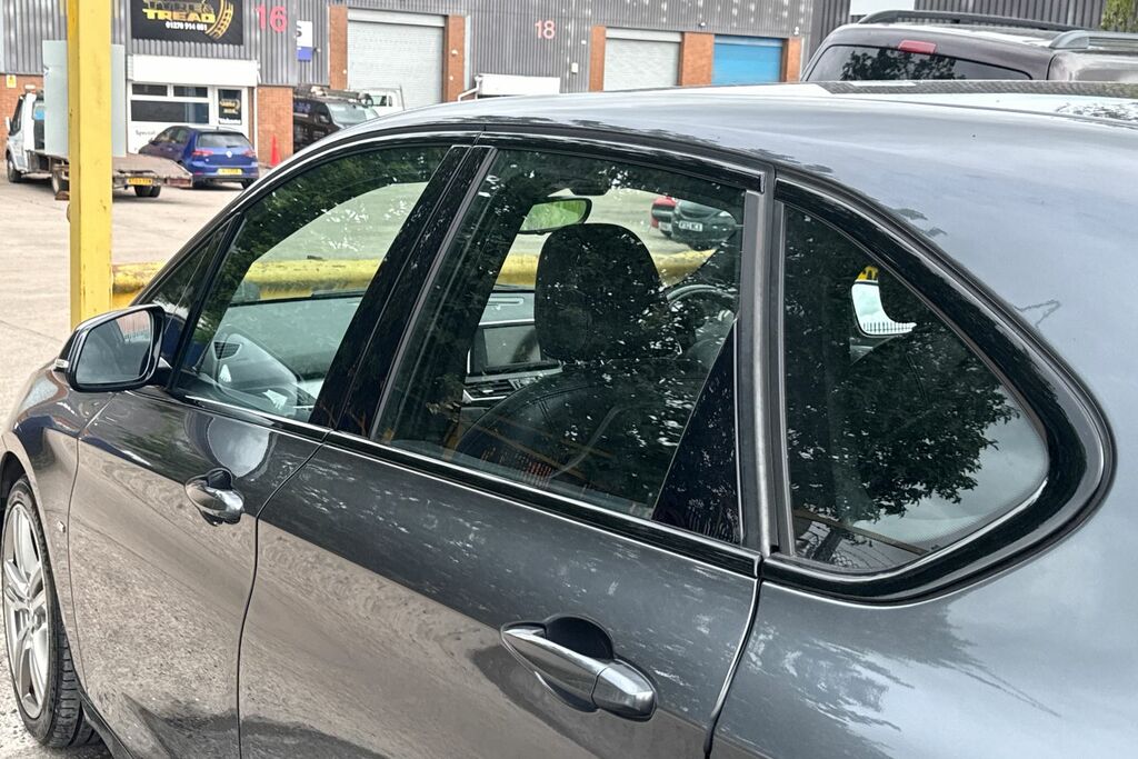 BMW 2 Series Active Tourer 218D Se Grey #24