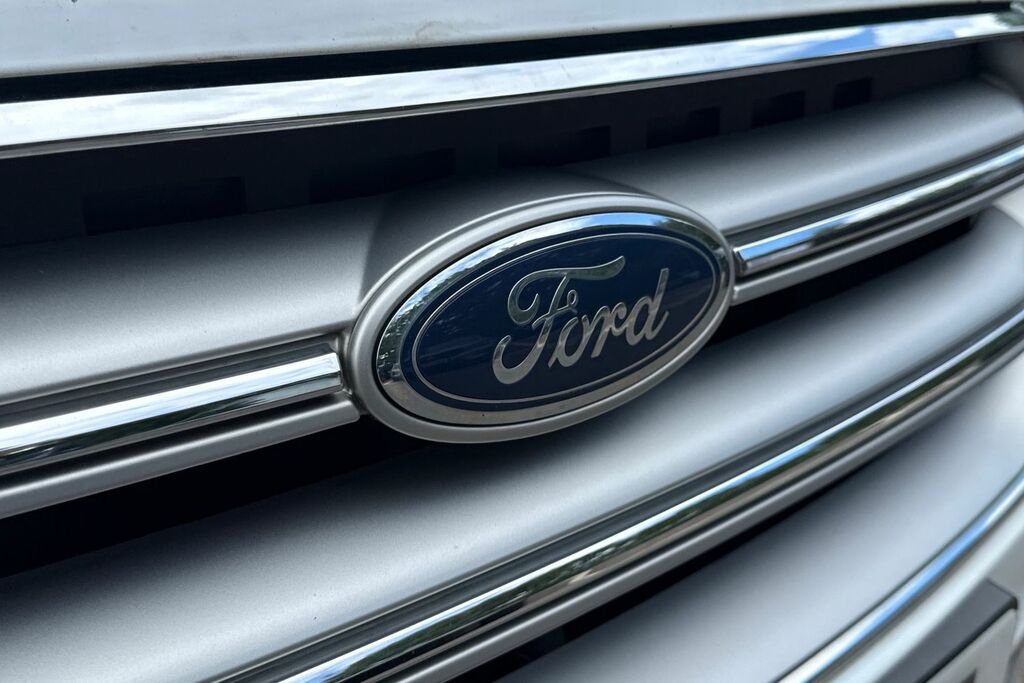 Ford Kuga Hatchback White #24