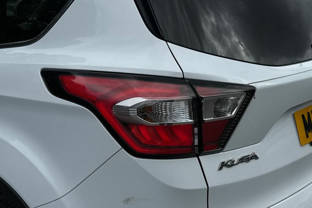 Ford Kuga Hatchback White #15