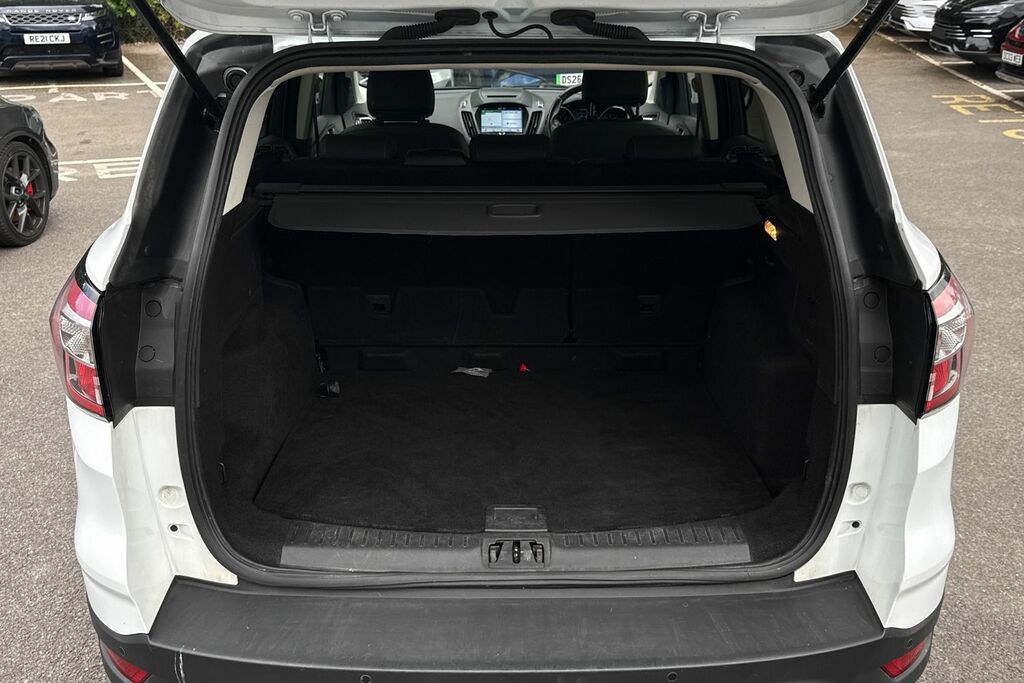 Ford Kuga Hatchback White #9