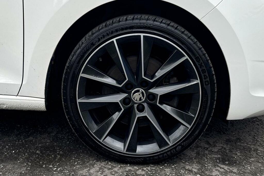 Skoda Rapid Spaceback 1.0 Tsi Se Sport Euro 6 Ss White #6