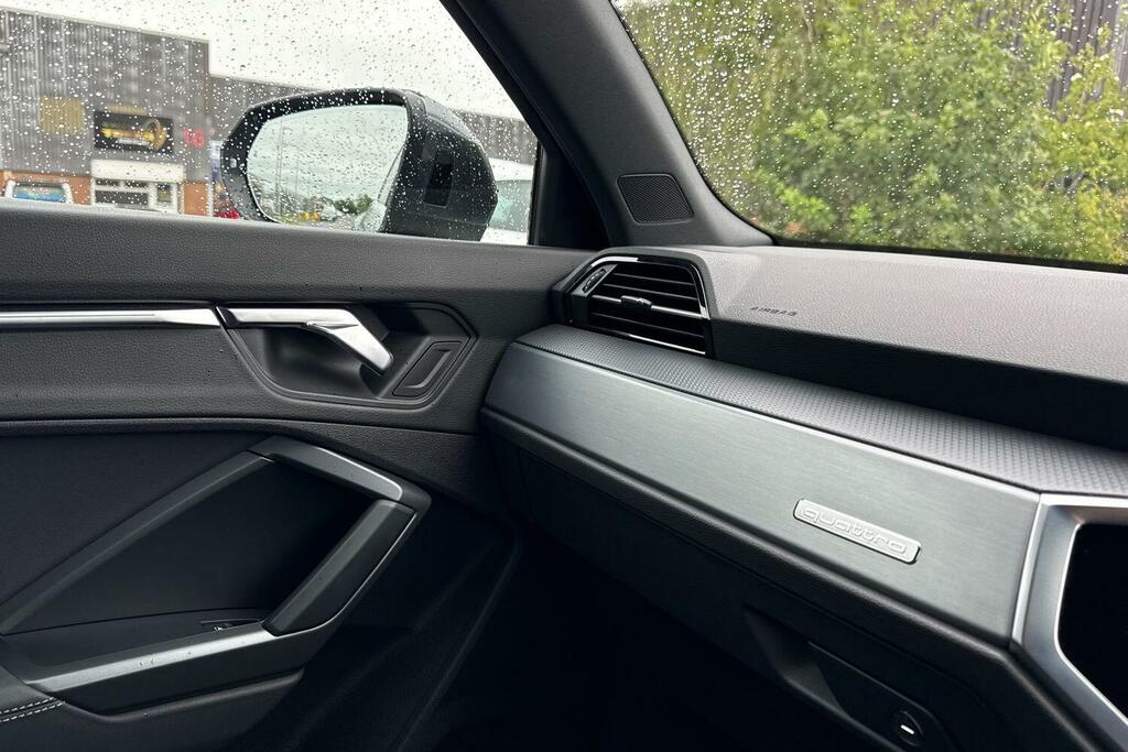 Audi Q3 35 Tdi S Line S Tronic Comfortsound Pack  #37