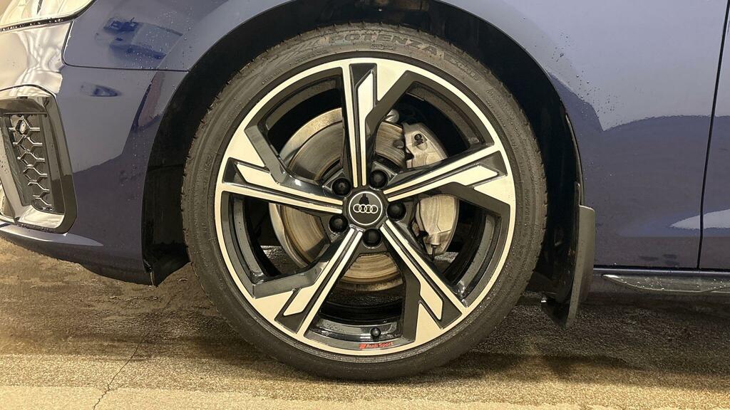 Audi A4 40 Tfsi 204 Black Edition S Tronic Blue #4