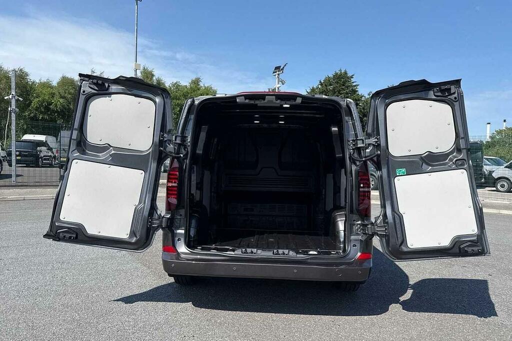 Volkswagen Transporter 2.0 Tdi 150 Commerce Plus Van White #9