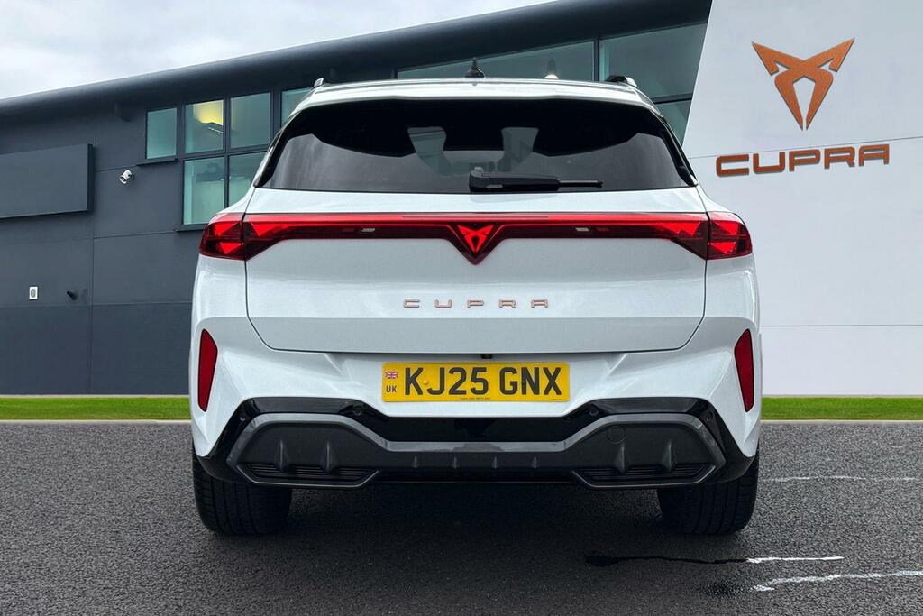 Cupra Terramar 1.5 Etsi 150 V2 Dsg White #4