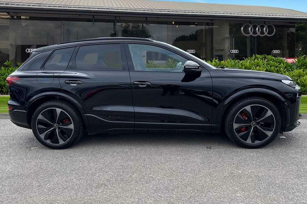 Audi SQ6 E-Tron Sq6 Suv Edition 1 E-tron 360,00 Kw Black #3