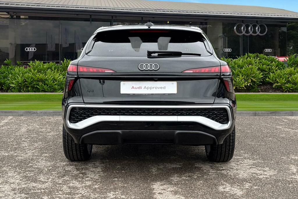 Audi Q3 S Line Tfsi 150 Ps S Tronic DF26PLU Black #4