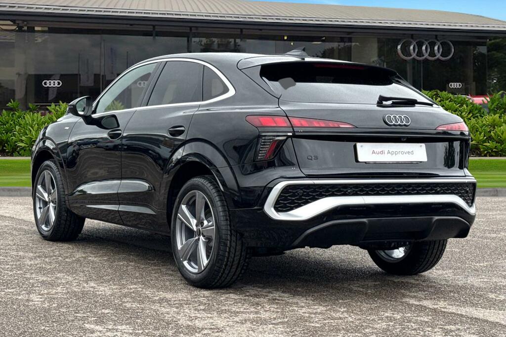 Audi Q3 S Line Tfsi 150 Ps S Tronic DF26PLU Black #2