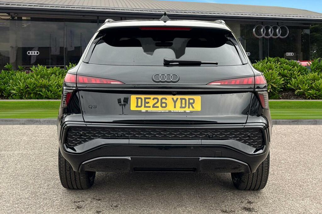 Audi Q3 1.5 Tfsi Edition 1 S Tronic Black #4