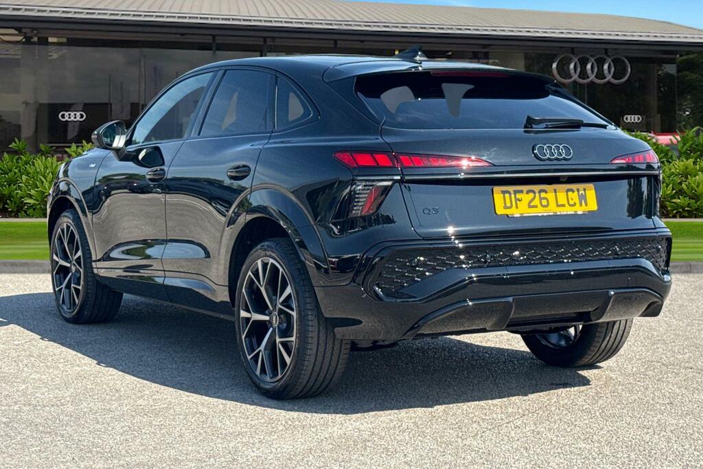 Audi Q3 Edition 1 Tfsi 150 Ps S Tronic DF26LCW Black #2