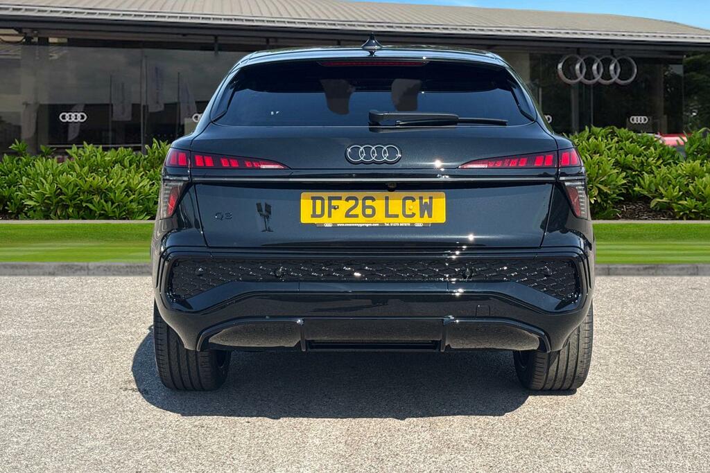 Audi Q3 Edition 1 Tfsi 150 Ps S Tronic DF26LCW Black #4